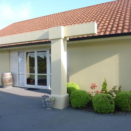 A Touch Of Tuscany At Hillsborough New Plymouth Exterior photo