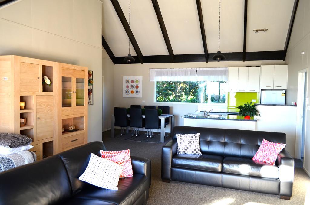 A Touch Of Tuscany At Hillsborough New Plymouth Exterior photo